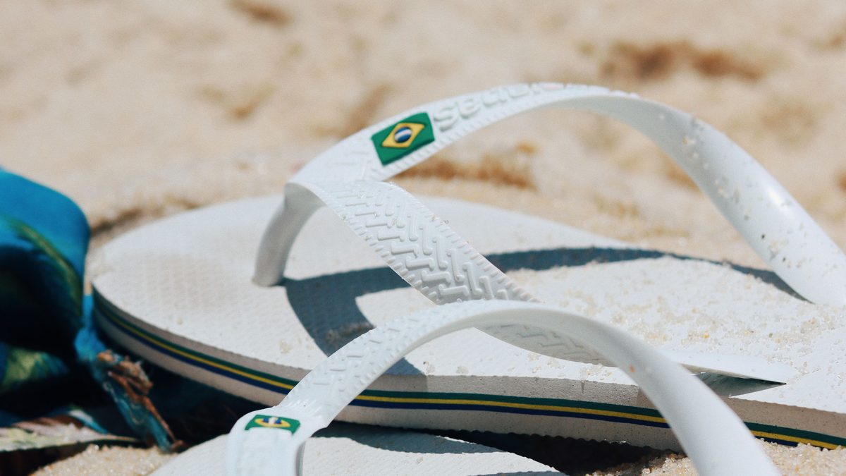 Cruise packages bundle fares, cabins, and meals for easy booking